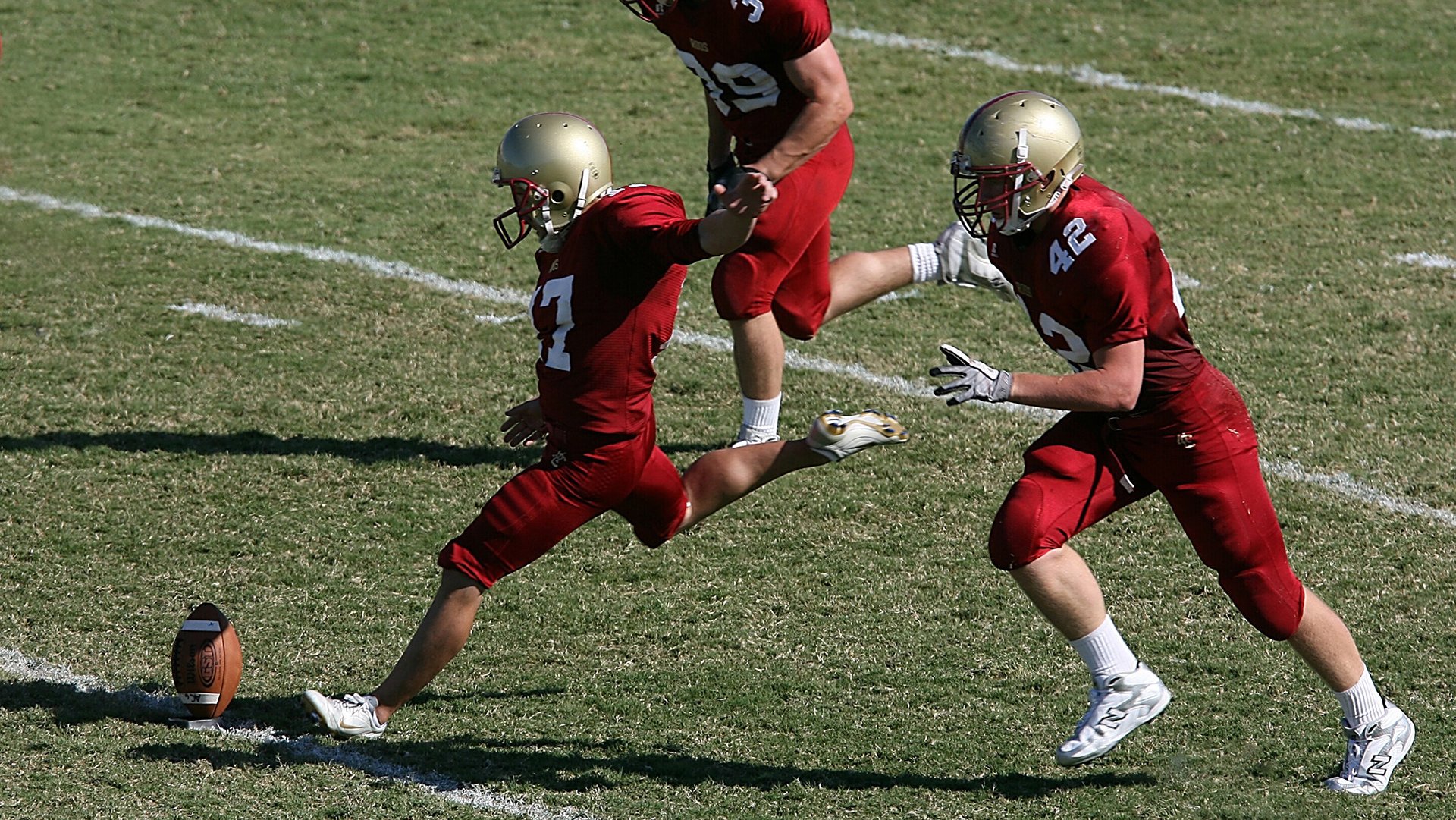 “东安湖体育公园：铁人三项选手体力与毅力的极限挑战”