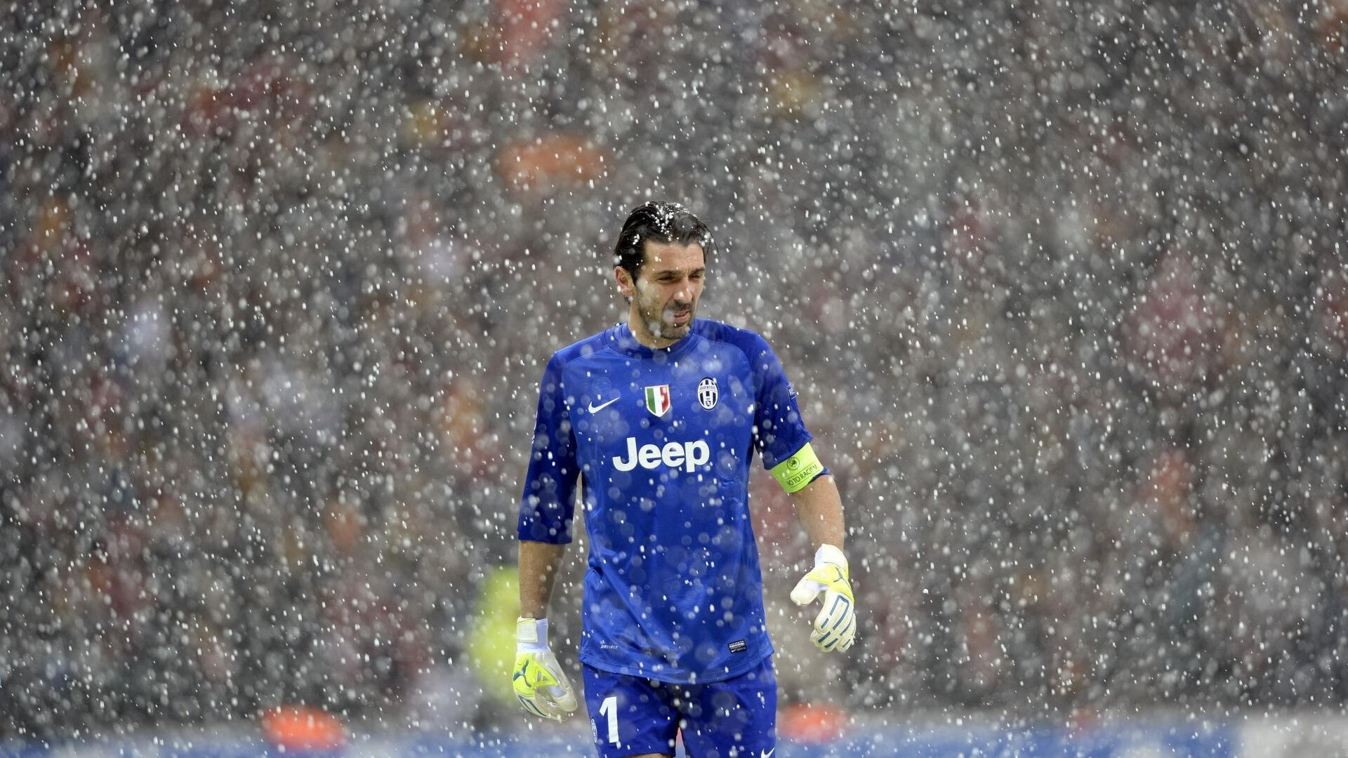 五大联赛是否普遍压缩边后卫助攻路线以加强防守平衡，五大联赛最好的边锋